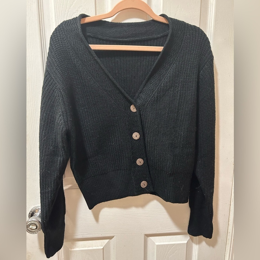New Black Cropped Cardi